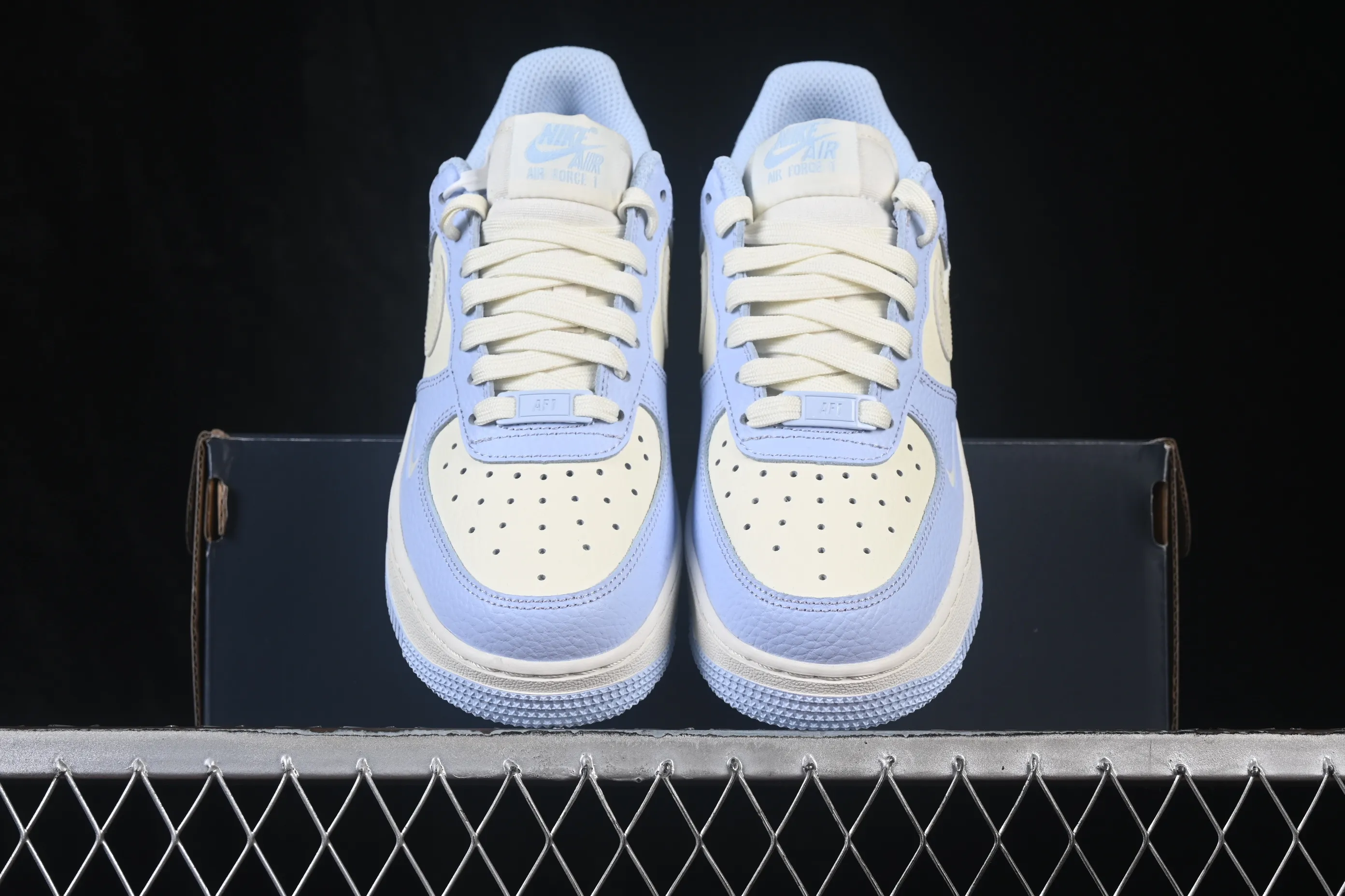 All categories Nk Air Force 1 Air Force series Nk Air Force 1 Low Air Force low-top Nike Air Force 1'07 Low Air Force 1 low-top casual sneakers IV3222-400